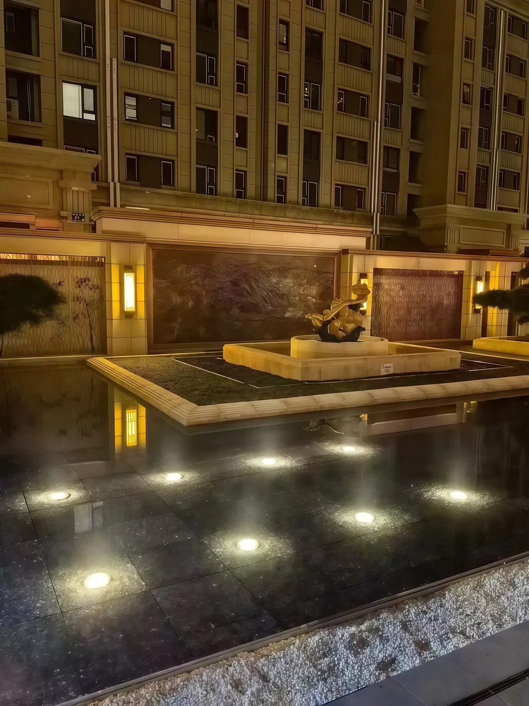 एलईडी सौर दीवार प्रकाश आधुनिक उपन्यास स्मार्ट सरल लिथियम बैटरी मोनोक्रिस्टलाइन ब्लैक सौर IP66 जलरोधक डाई-कास्ट 4